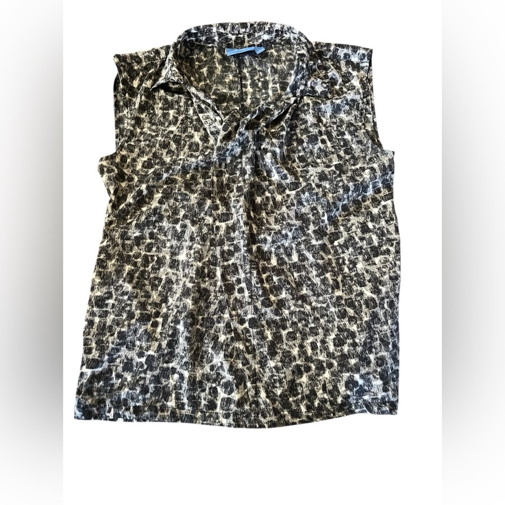 Simply Vera Vera Wang Black and White sleeveless blouse